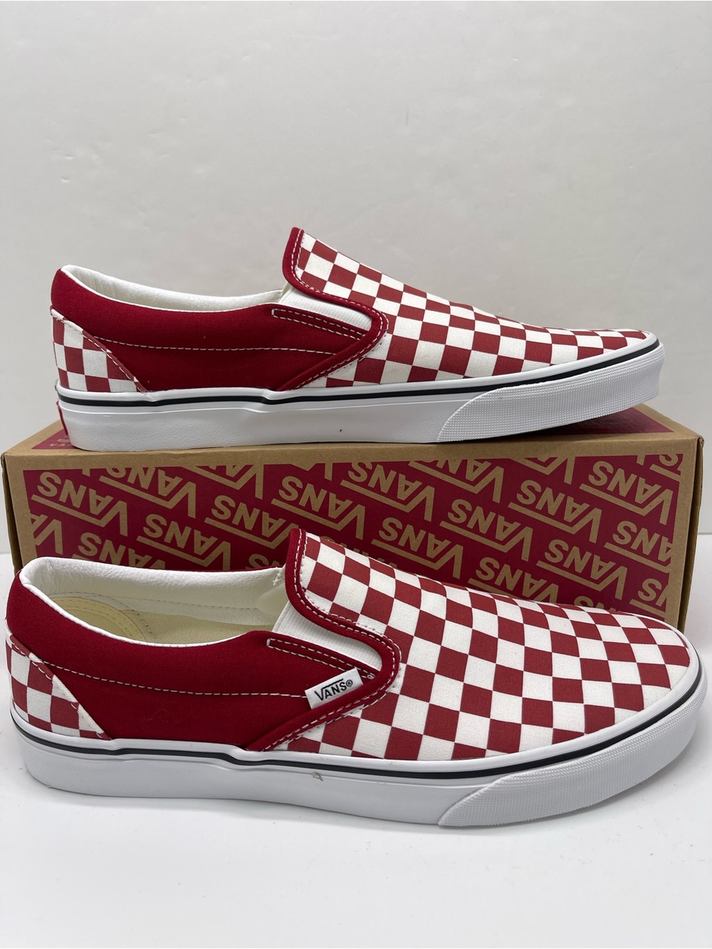 Vans Men’s Checkerboard Chili Pepper
VN000DAH14A Sneakers